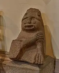 L’« Idole de :Tandragee&nbsp;(en) », supposée représenter Nuada(en) Dáithí Ó hÓgáin, Legend and Romance : An encyclopaedia of the Irish folk tradition, Upper Saddle River, Prentice Hall Press, 1991, 453&nbsp;p. (ISBN&nbsp;978-0-13-275959-5), p.&nbsp;326-327.