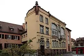 Maison des artisans (1901) au no&nbsp;4&nbsp;Inscrit MH (1975)