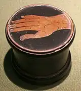 Pyxide athénienne à figures rouges, IVe&nbsp;siècle&nbsp;av. J.-C.