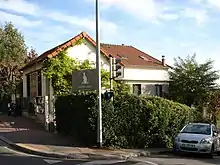 Photographie en couleur d'une maison.