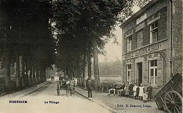 L'auberge de 1905 qui donna plus tard son nom au Carrefour Léonard.