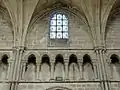 Triforium et fenêtre haute.