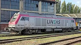 BB 75025, livrée "Lineas" (rose)