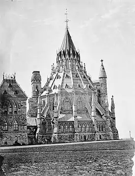 La Bibliothèque, vers 1880, avec son toit original en ardoise.