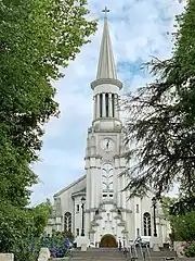 Église du Sacré-Cœur à Bagnoles-de-l’Orne.