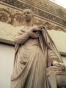 Crepereia Innula provenant du site d'Ammaedara, marbre blanc, 1,82&nbsp;m, vers 150-175.