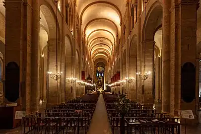 Autre vue globale de la nef. Janvier 2023.