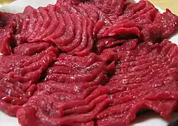 Tranches de basashi, découpe (en) chevaline japonaise.