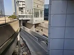 Base de la tour en février 2021.