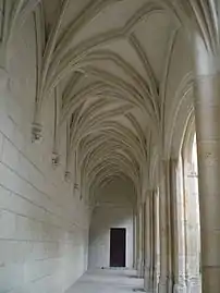 Passage voûté.