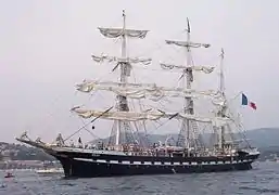 Le Belem dans la baie de Sanary en août 2003