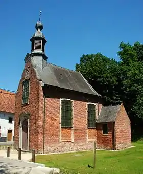 Vue d'ensemble de la chapelle Notre-Dame ten Pui située à Neerijse.