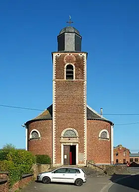 La façade de l'église Saint-Amand, à Hamme-Mille