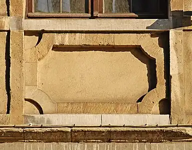 Allège panneautée.