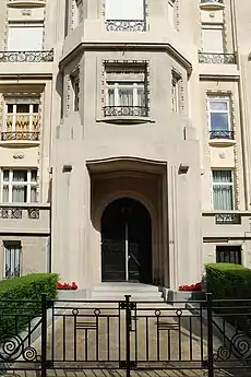 Le porche du n° 68.