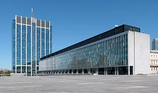 La Tour des Finances et la Cité administrative de l'État.