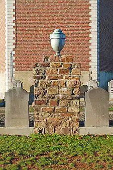 Le pilier et l'urne.