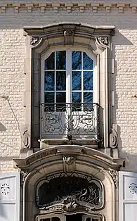 La porte-fenêtre de l'étage.