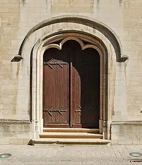 Porte de la façade sud.