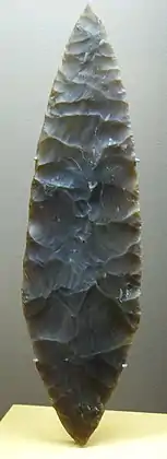 Outil en « feuille de laurier », Solutréen (22 000-17 000 BP).