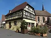 Ancienne école (XVIIe siècle), actuellement maison, 1 rue du Rempart