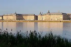 La Garonne et les bâtiments de la Place de la Bourse