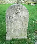 Borne kilométrique ancienne.