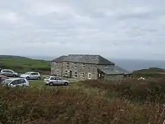 La Maison comtale de Bosigran, ici au début de septembre, accueille les adeptes de varappe.