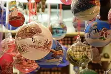 Boules de noël peintes