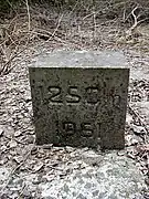 Mine Saint-Antoine : la borne profondeur 1&nbsp;250&nbsp;mètres, arrêtée en 1961.