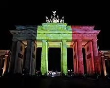 Illumination en solidarité avec la Belgique, après les attentats du 22 mars 2016 à Bruxelles.