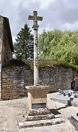 Le calvaire du cimetière.