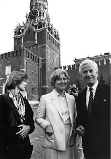 Le président Richard von Weizsäcker et son épouse Marianne (au centre), en 1987 à Moscou.