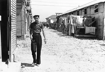 L'allée principale du camp.