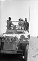 Rommel et Bayerlein, juin 1942, Afrique du Nord, à bord d'un Sonderkraftfahrzeug 250, marqué "Greif".