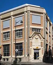 No&nbsp;13 et 40, rue Singer.