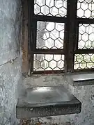 château de Meersburg&nbsp;(de), pierre d'évier, évacuation en façade, XVIIIe&nbsp;siècle (?).