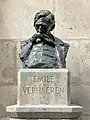 Buste du poète belge Émile Verhaeren.
