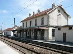 Bâtiment voyageurs côté voies.