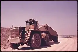 Camion de transport lourd, mine de Chandlersville&nbsp;(en), dans l'Ohio, en 1974.