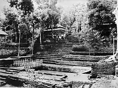 Entrée de l'enceinte d'Imogiri vers 1890.