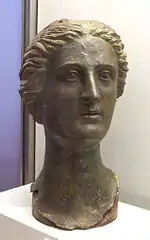 Tête féminine romaine(M.A.N., Madrid)