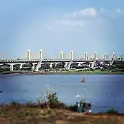 Pont sur le fleuve Narmada à Bharuch.