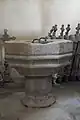 Église de la Trinité : fonts baptismaux.