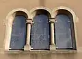 Fenêtres du transept sud de l'église.