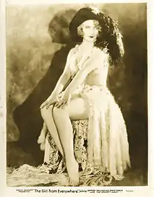 Carole Lombard en « Sennett girl » dans The Girl from Everywhere (1927).