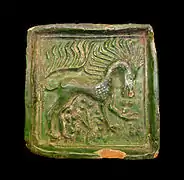 XVe&nbsp;siècle. Carreau de poêle à hippogriffe - Musée historique de Strasbourg