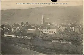 Vue générale vers la Salle du peuple et l'école Saint-Charles