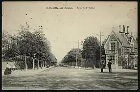 Au coin du boulevard Maillot et du boulevard des Sablons, vers 1900.