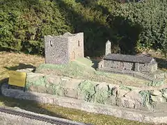 Le château et l'église de Montbuy (Santa María de la Tossa).